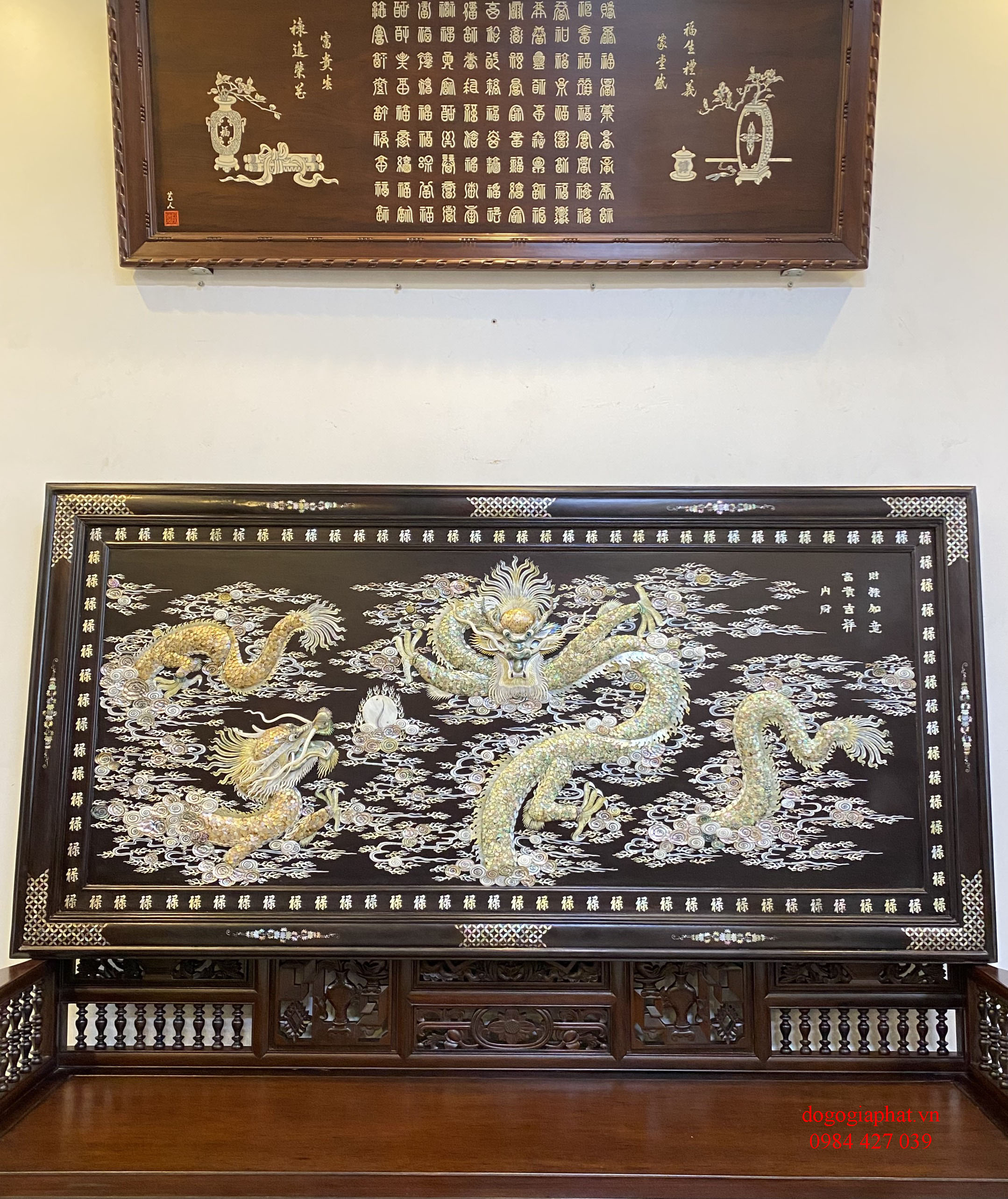 tranh cẩn tích song long chầu nguyệt