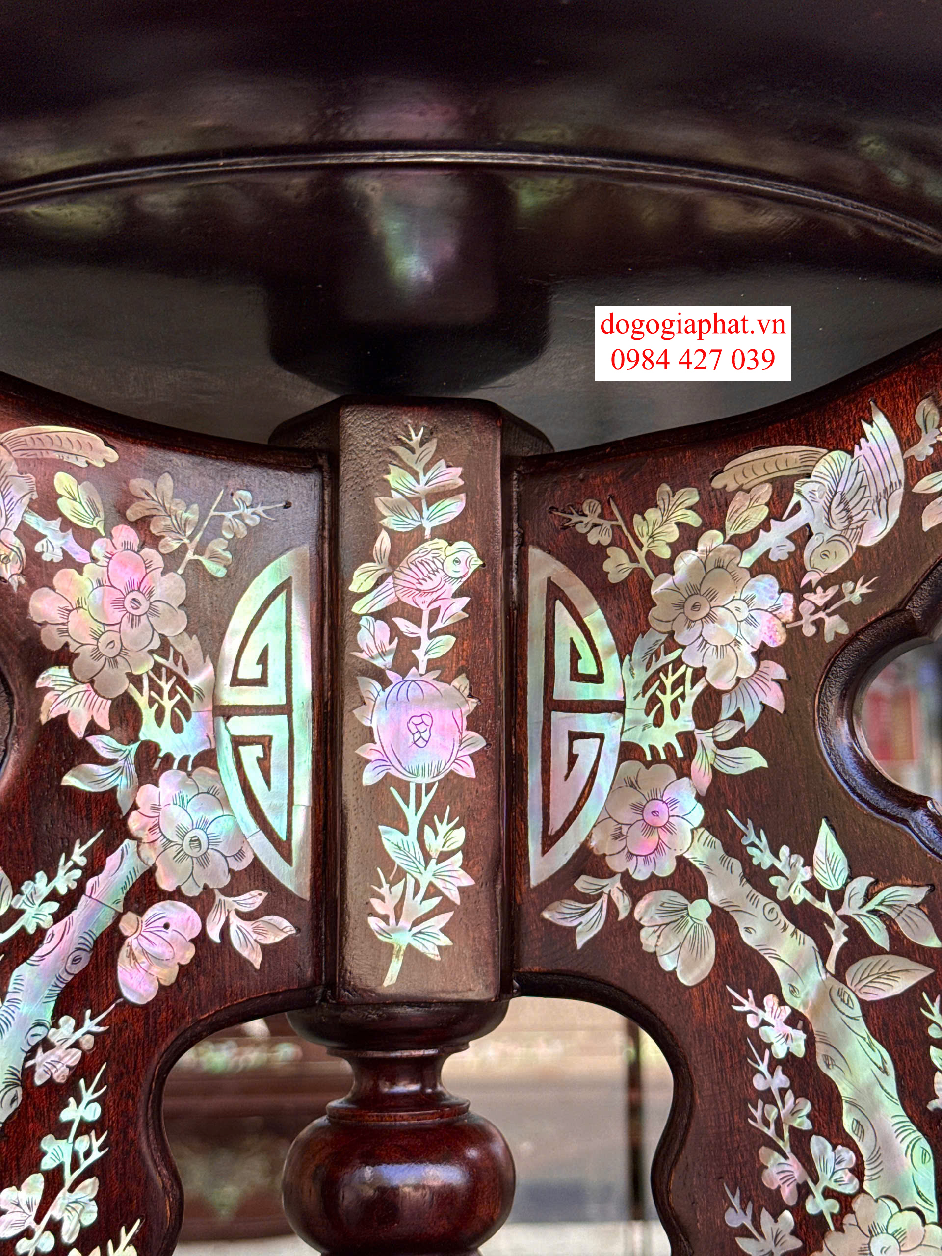 trò gỗ gụ cẩn hoa mai