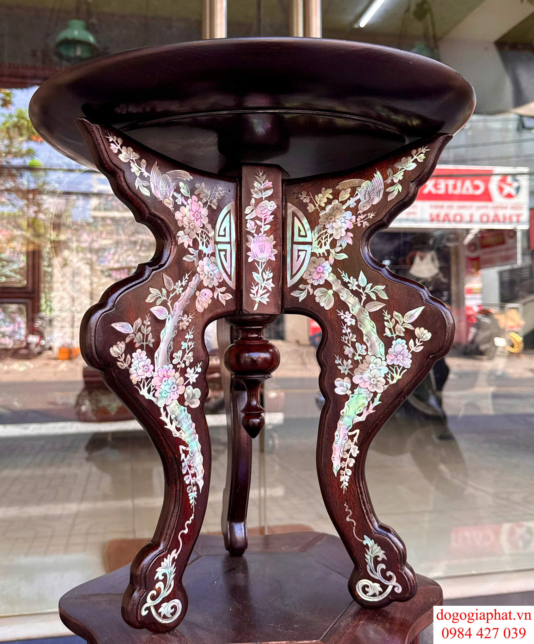 trò gỗ gụ cẩn hoa mai