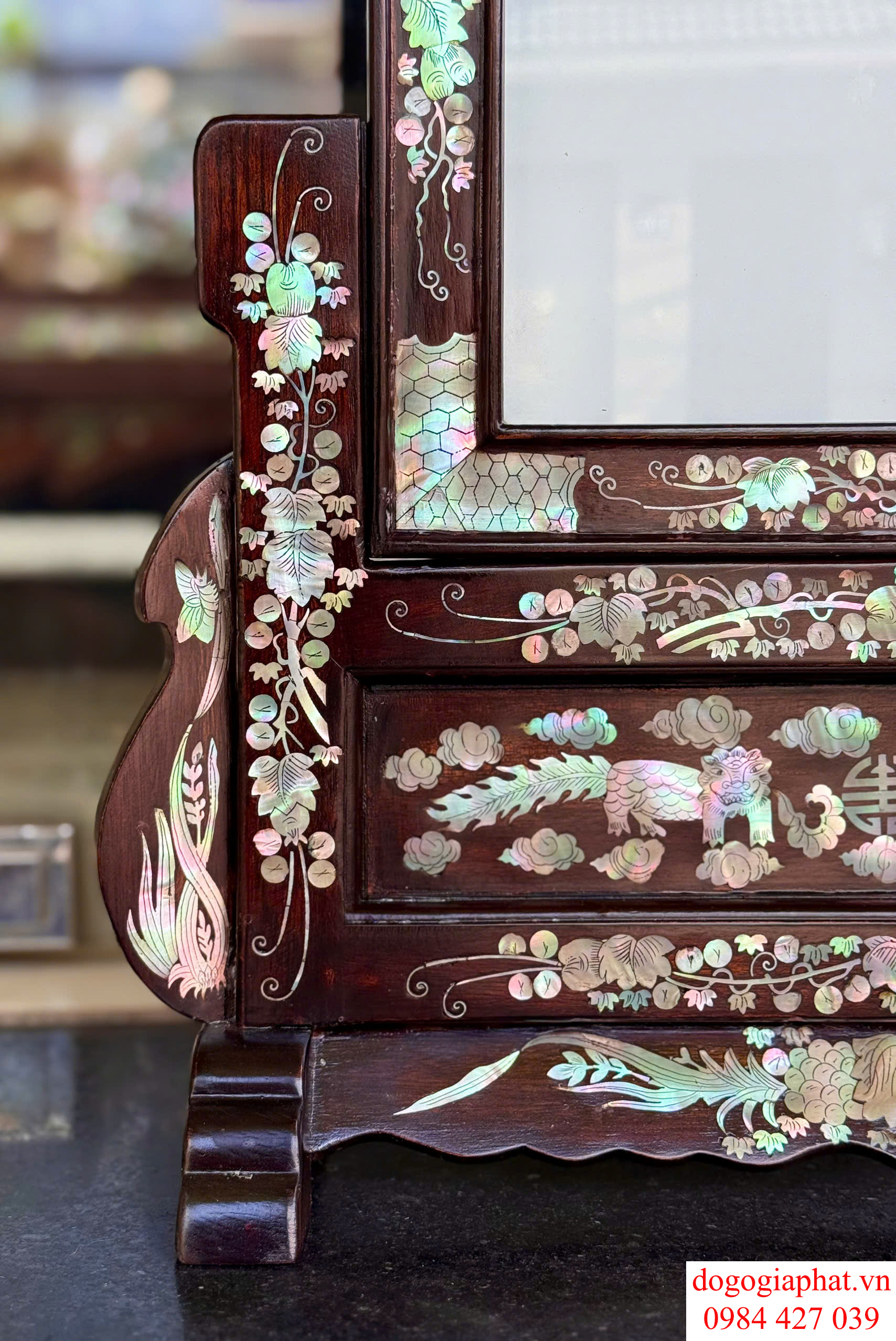 khung ảnh thờ gỗ gụ cẩn ốc