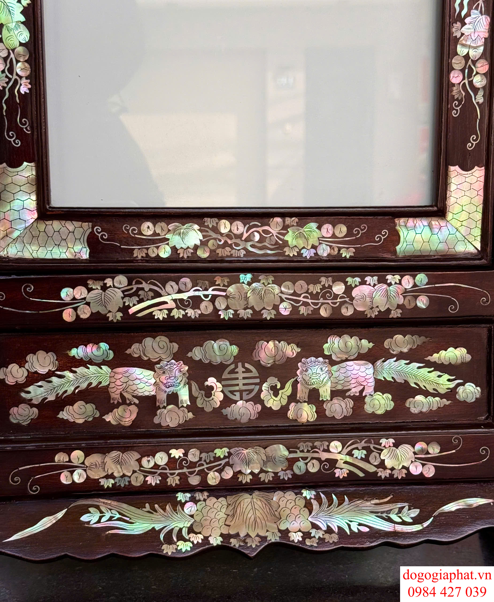 khung ảnh thờ gỗ gụ cẩn ốc