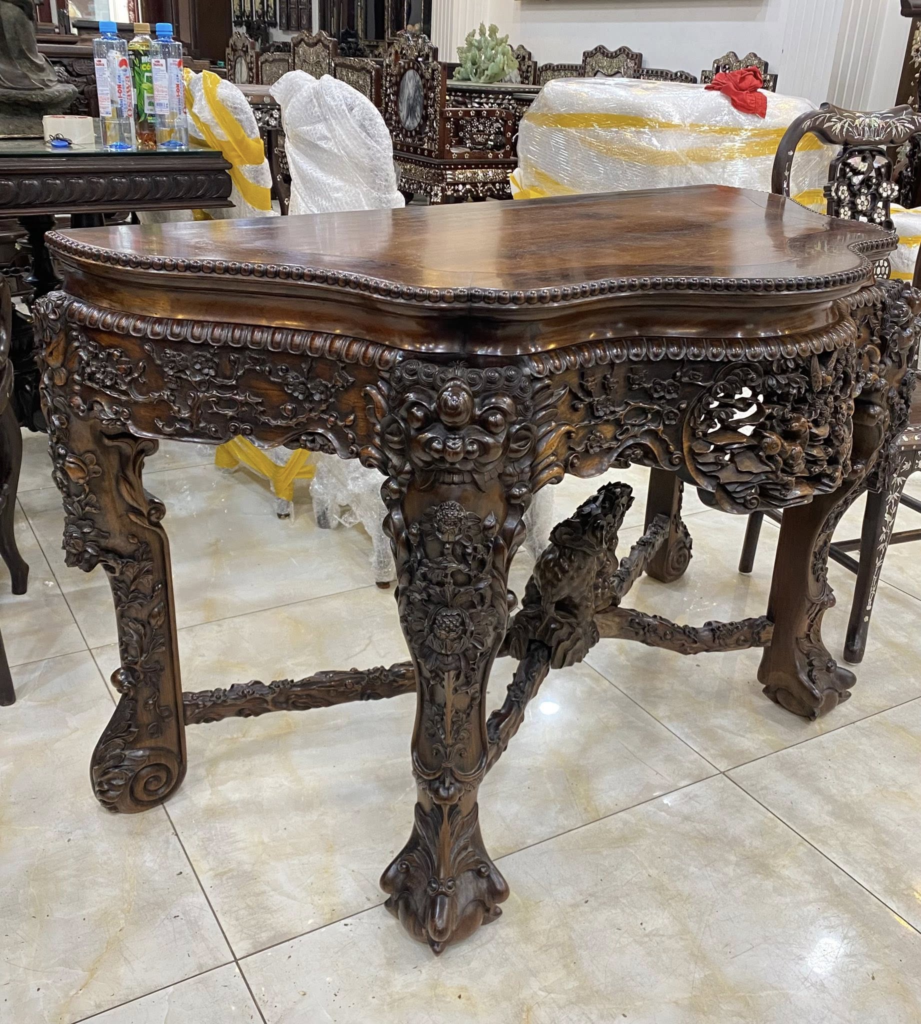bàn bán nguyệt