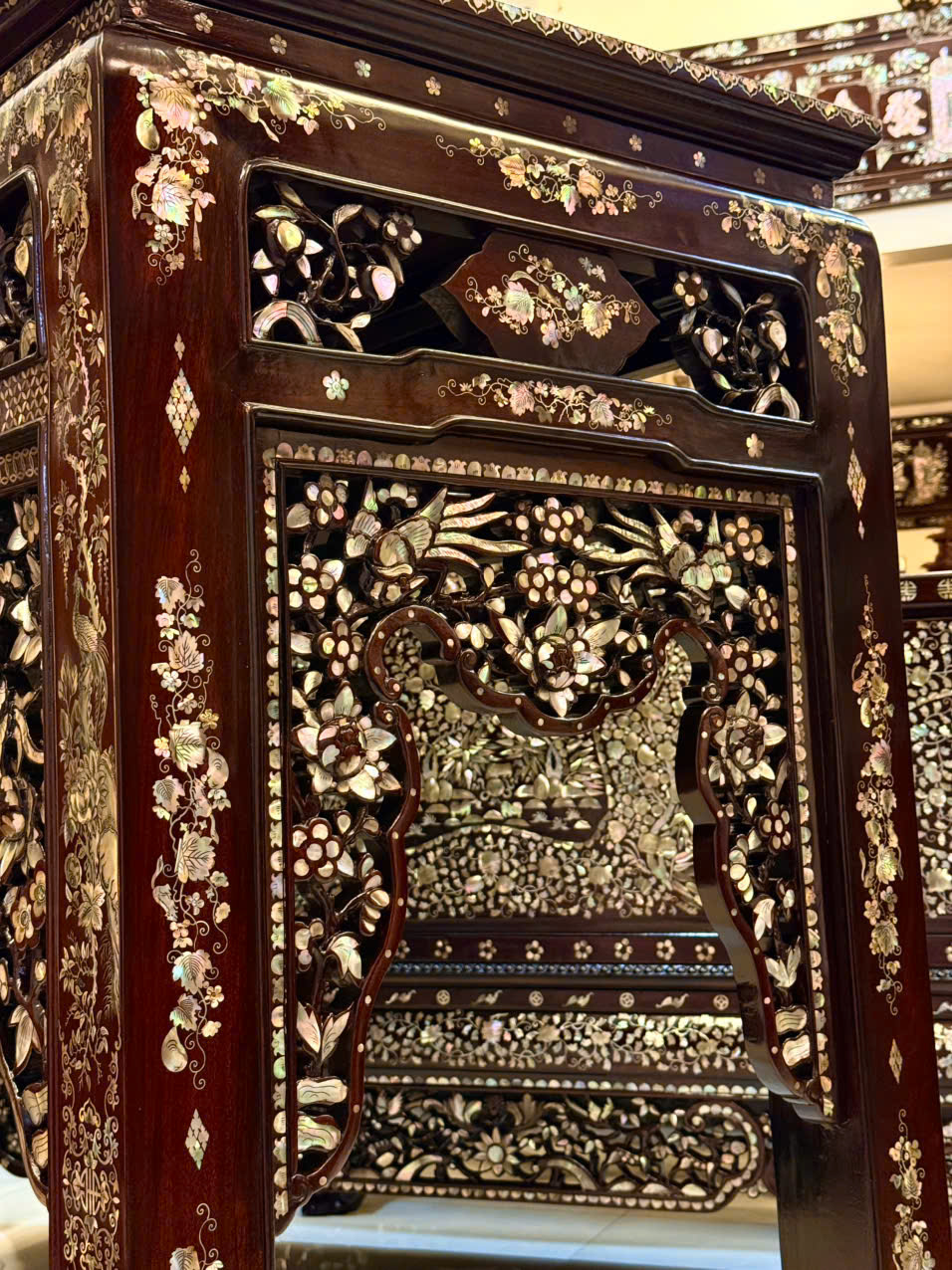 bàn thờ cẩn ốc xà cừ