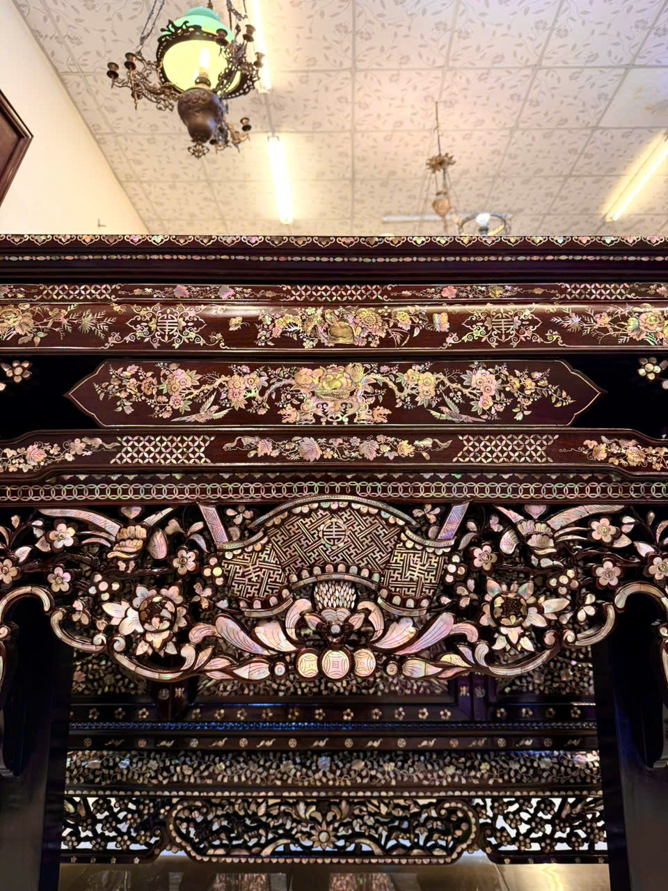bàn thờ cẩn ốc xà cừ