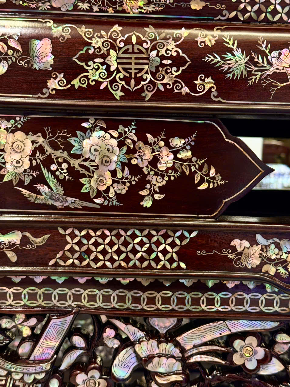 bàn thờ cẩn ốc xà cừ