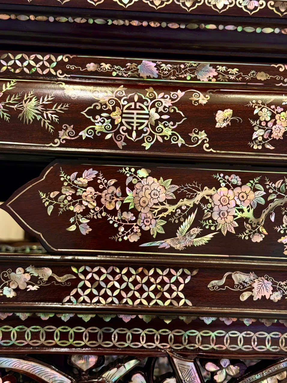bàn thờ cẩn ốc xà cừ