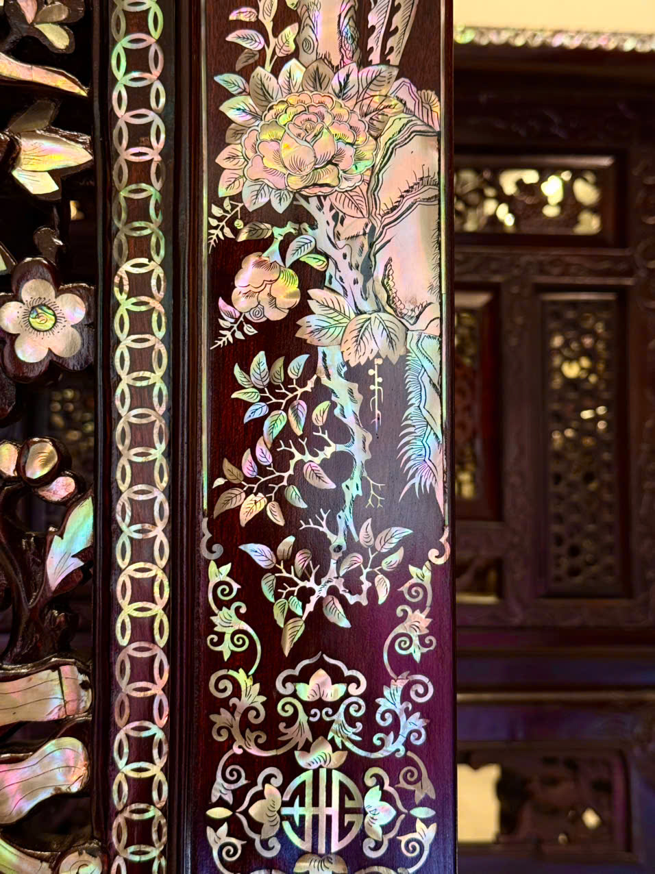 Bàn thờ cẩn ốc xà cừ