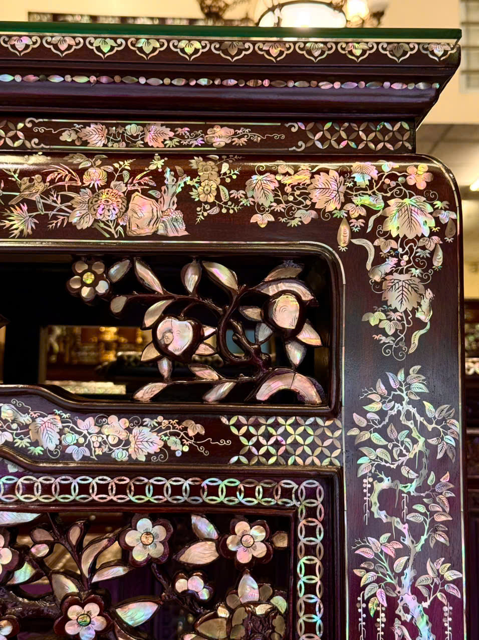 Bàn thờ cẩn ốc xà cừ