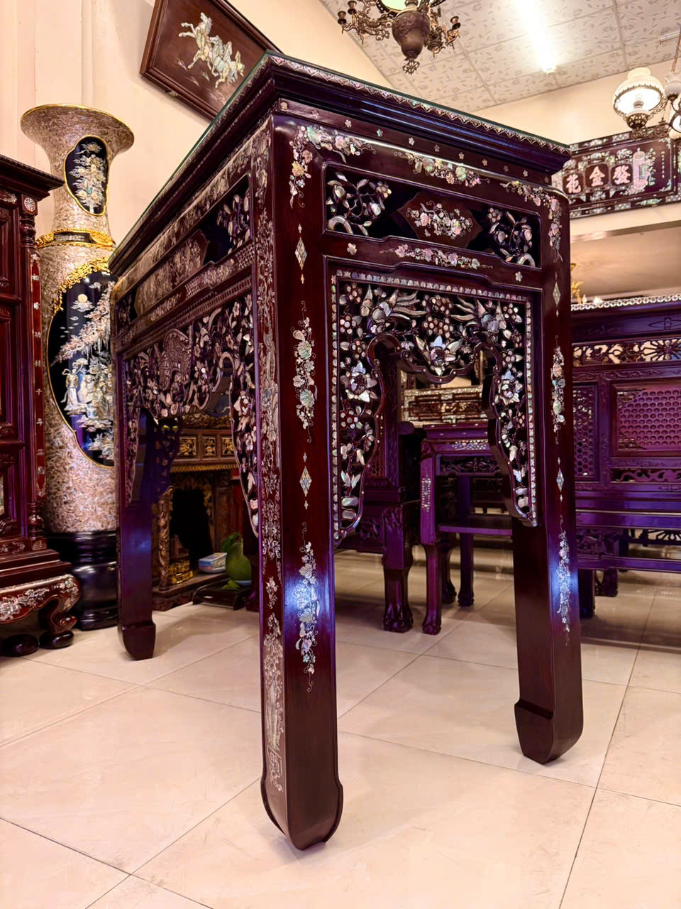 Bàn thờ cẩn ốc xà cừ