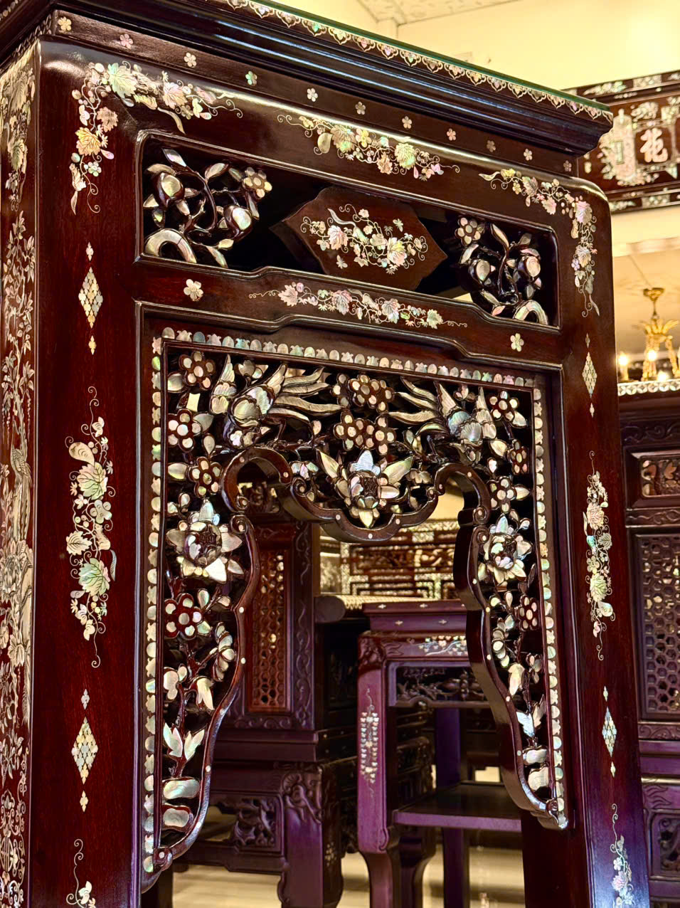 Bàn thờ cẩn ốc xà cừ